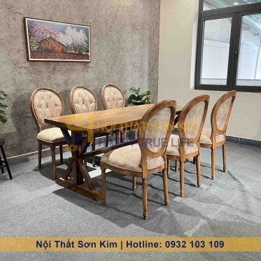 Khám phá Sự Tinh Tế của Bàn Ăn Gỗ Thông Ghế Louis Sơn Kim BGA52