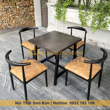 Bộ Bàn Ăn Chân A Kết Hợp Với Ghế Bull Sắt Rẻ Đẹp Chất Lượng BGA39