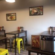 bàn ghế nhà hàng quán ăn tại quán  bánh cuốn Thiên Hương