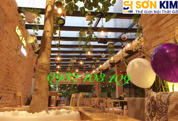 Hình 17: Bàn ghế cafe tại quán Cake Garden Coffee