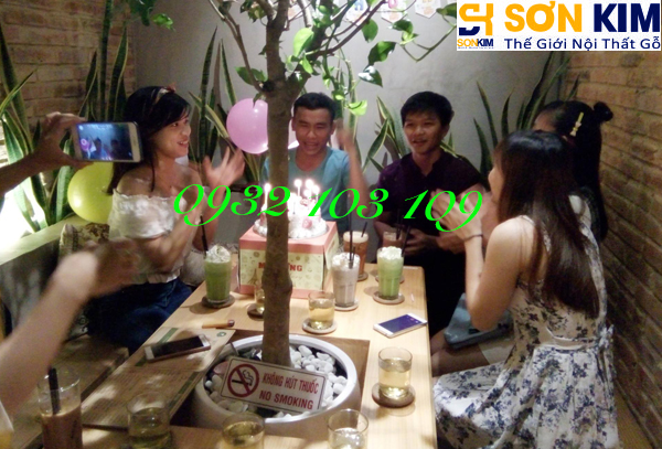 Hình 18: Bàn ghế cafe tại quán Cake Garden Coffee