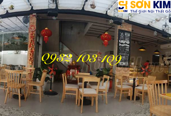 Hình 22: Bàn ghế cafe tại quán Cake Garden Coffee