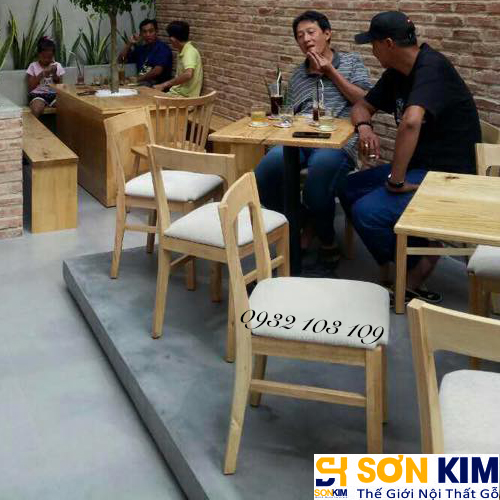 Hình 24: Bàn ghế cafe tại quán Cake Garden Coffee