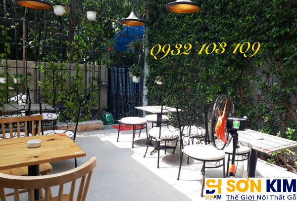 Hình 8: Bàn ghế cafe tại quán Cake Garden Coffee