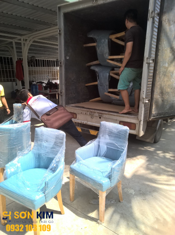 Hình 22: Bàn ghế nhà hàng tại Nhà Hàng Hoàng Quyên