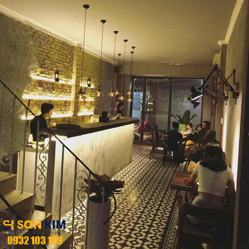 bàn ghế nhà hàng tại nhà hàng thefrist