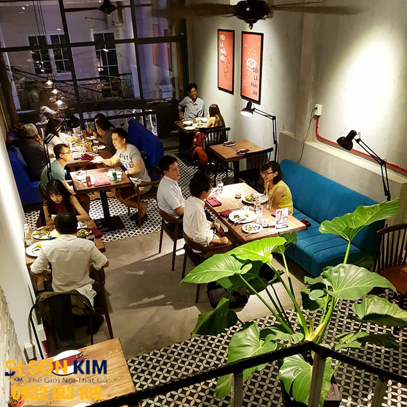 bàn ghế nhà hàng tại nhà hàng thefrist