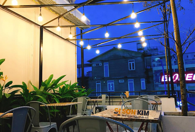 bàn ghế gỗ quán trà sữa 