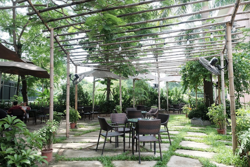 bảo quản bàn ghế cafe sân vườn ngoài trời đúng cách