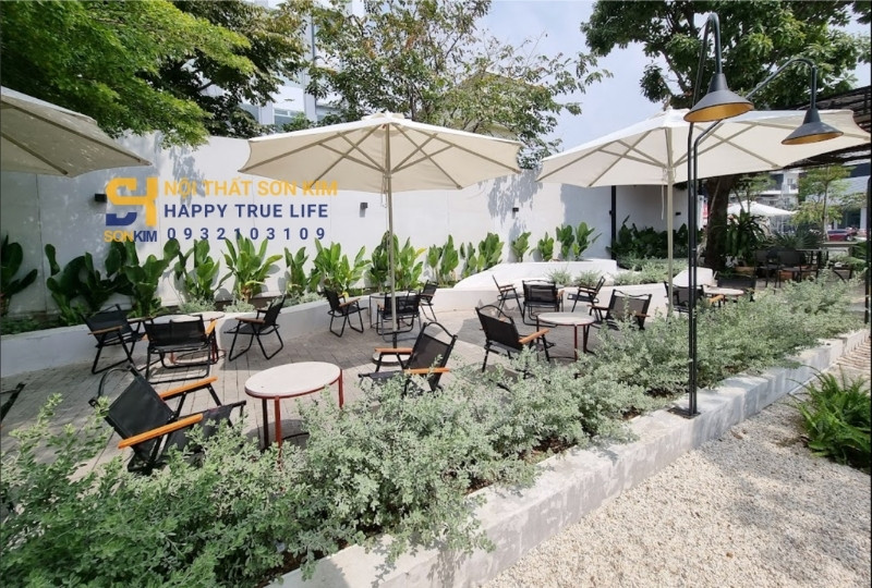 Mẫu quán cafe sân vườn đẹp phong cách Tropical nhiệt đới tại TP.HCM 2026