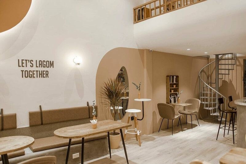 bàn ghế cafe Japandi Wabi-Sabi gỗ walnut tối giản thiền