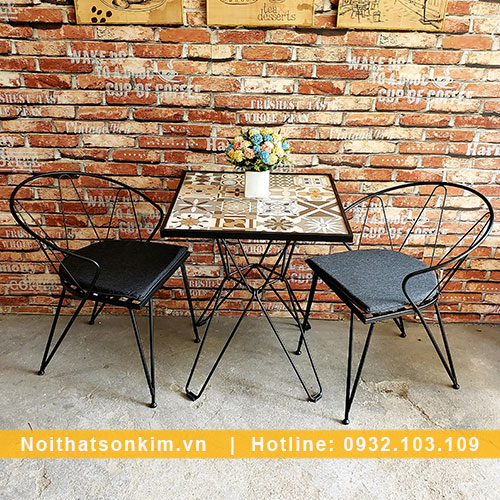 bàn ghế cafe chân sắt