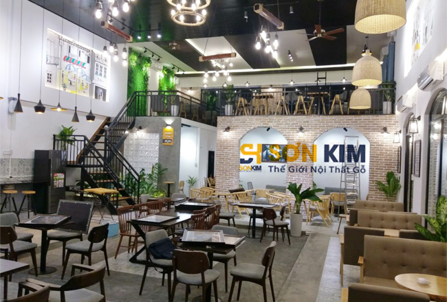 bộ bàn ghế cafe gỗ nệm sang trọng, nệm ngồi êm ái