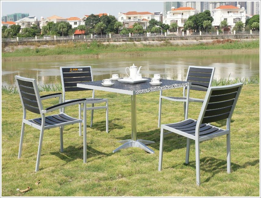 bàn ghế cafe sân vườn