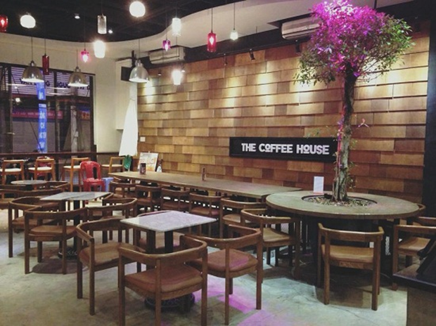 mẫu ghế cafe gỗ cao su 