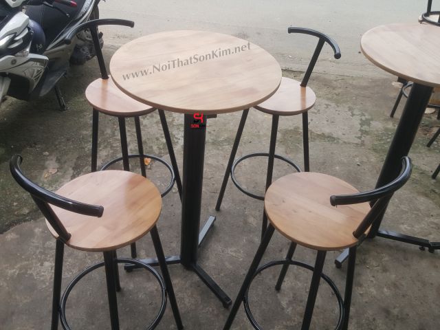 ban ghe quan bar