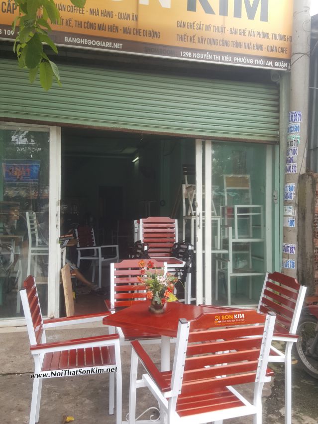 mau ban ghe go cafe dep chan sat