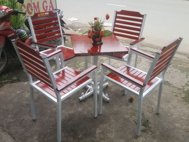 mau ban ghe go cafe dep