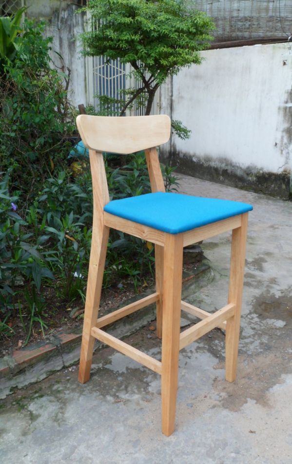 ghế gỗ cho quán beer club bbc06